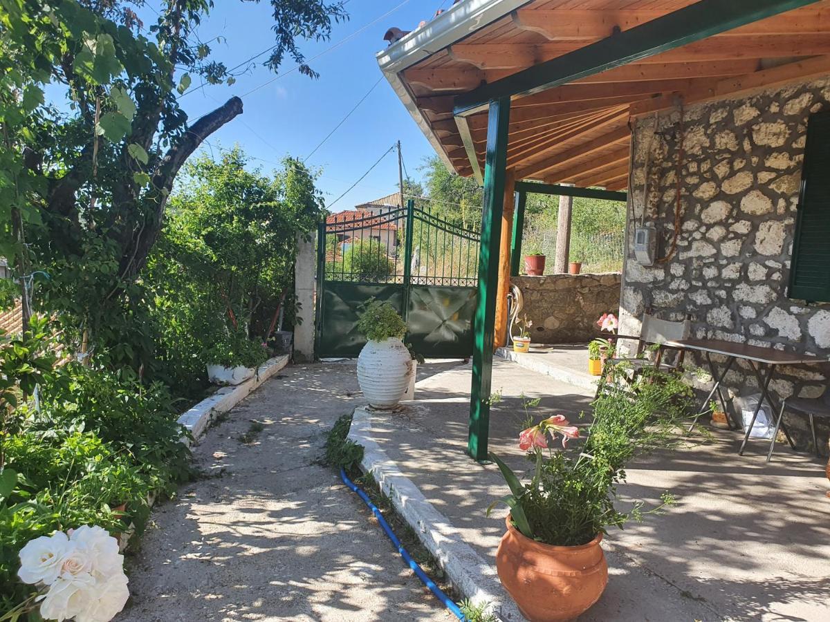Hotel Πέτρινο Σπίτι Lazaráta Exterior foto